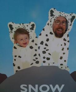 Tidbits Managing editor Jeff Carlson and daughter as snow leopards